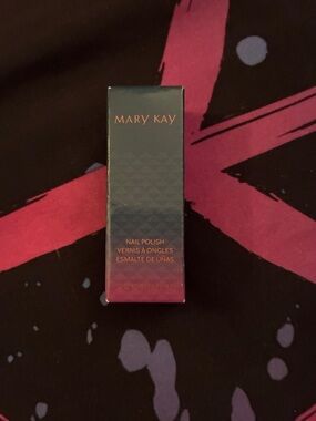 Mary Kay Emerald Green Nail Polish